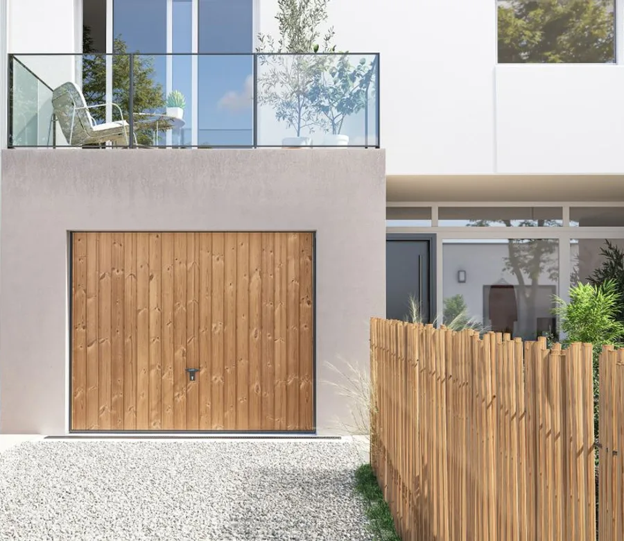 Porte de garage basculante en bois Thermowood à lames horizontales