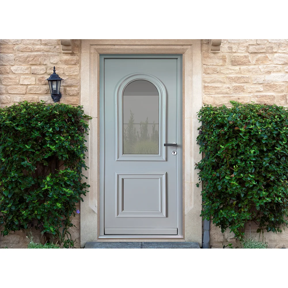 Porte d’entrée bois gris à panneaux moulurés et imposte vitrée, style traditionnel